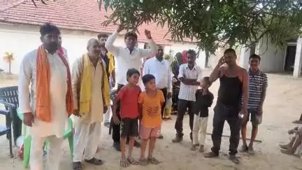 Sapaks party ke Rastriye mahansachiv E.r  Devendra singh ji ne Sapaks ke  bichar Dhara  se  logon ko jod  rahen hain.