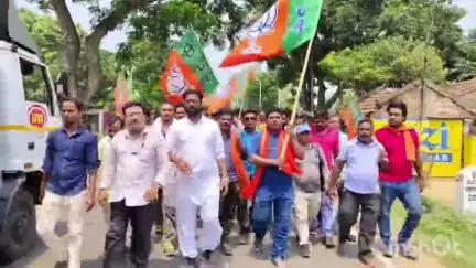 পোলবা-দাদপুর: আইন-শৃঙ্খলা ব্যবস্থার উন্নতির স্বার্থে দাদপুর থানায় ডেপুটেশন দিল বিজেপি