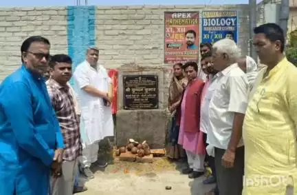 बेगूसराय: मुख्यमंत्री समग्र शहरी विकास योजना के तहत ₹63.86 लाख से बनने वाली 2 सड़कों का हुआ शिलान्यास
