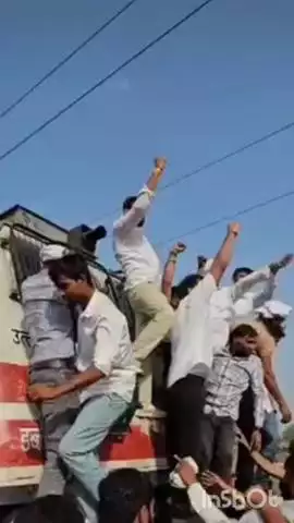 बयाना: बयाना में गुर्जर समाज के लोगों ने ट्रेन रोकी, 2 घंटे बाद ट्रैक से हटे