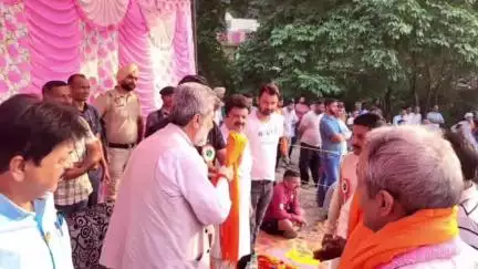 ਧਾਰ ਕਲਾਂ: ਪਠਾਨਕੋਟ ਦੇ ਧਾਰ ਵਿਖੇ ਕਰਵਾਇਆ ਗਿਆ ਛਿੰਝ ਮੇਲਾ ਬੀਜੇਪੀ ਦੇ ਸਾਬਕਾ ਵਿਧਾਇਕ ਦਿਨੇਸ਼ ਸਿੰਘ ਬੱਬੂ ਪਹੁੰਚੇ ਮੁੱਖ ਮਹਿਮਾਨ ਵਜੋਂ