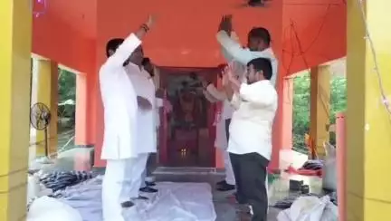 लालगंज: रेतवां चंद्रभानपुर में भगवान परशुराम और पंचमुखी हनुमान जी की मूर्ति की प्राण प्रतिष्ठा तथा भंडारा सम्पन्न हुआ