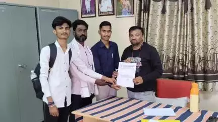 दिग्रस: तालुक्यातील इसापूर येथील वसतिगृहातील विद्यार्थ्यांना निकृष्ठ दर्जाचे आहार, भारतीय विद्यार्थी मोर्चाचे गृहपालाना निवेदन