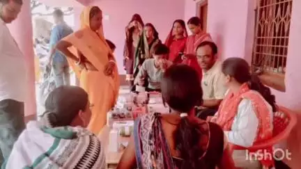 देवरी: प्रभारी प्रखंड चिकित्सा पदाधिकारी डॉक्टर के नेतृत्व में चिकित्सीय शिविर का आयोजन