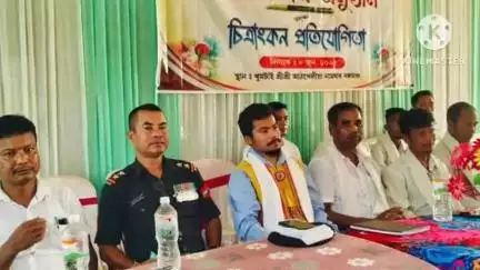 গোলাঘাট: দক্ষিণহেঙেৰা আঞ্চলিক সমিতি আৰু খুমটাই যুৱ সংঘৰ উদ্যোগত আঠখেলীয়া নামঘৰৰ ৰংগমঞ্চত অভিনন্দন অনুষ্ঠান অনুষ্ঠিত