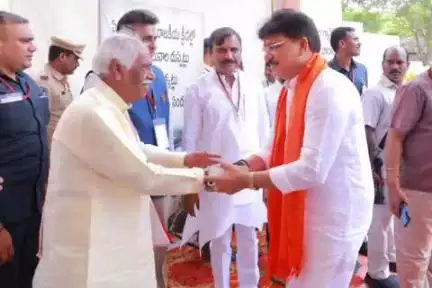 ఆర్మూర్: హర్యానా గవర్నర్ బండారు దత్తాత్రేయను మర్యాదపూర్వకంగా కలిసిన ఆర్మూర్ ఎమ్మెల్యే రాకేష్ రెడ్డి