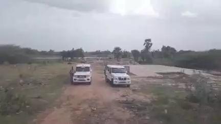 நாகப்பட்டினம்: நரிமணம் பகுதியில் அமைய வேண்டிய தடுப்பணையை மேற்கு பகுதியில் கட்டுவதற்கு எதிர்ப்பு  மக்கள் தொடர் போராட்டம் #localissue#