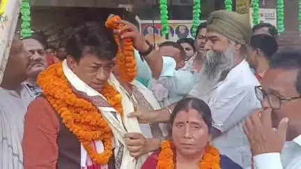 नरकटियागंज: शैलेन्द्र गढ़वाल को अनुसूचित जनजाति राज्य आयोग का अध्यक्ष बनने पर नरकटियागंज में भव्य स्वागत