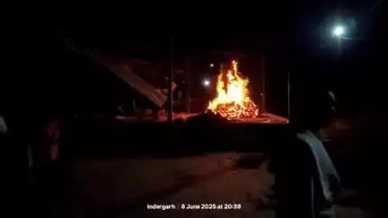 इंदरगढ़: नगर के मुख्य श्मशान घाट की छत टूटी, खुले में करना पड़ा अंतिम संस्कार