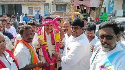 తణుకు: దువ్వలో రూ.70 లక్షల వ్యయంతో అభివృద్ధి పనులకు శంకుస్థాపన చేసిన ఎమ్మెల్యే రాధాకృష్ణ