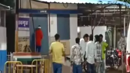 दमोह: दमोह-पथरिया मार्ग पर विरागोदय तीर्थ के सामने अज्ञात वाहन की टक्कर से बाइक सवार की मौत, पथरिया पुलिस जांच में जुटी