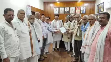 रामपुर बघेलान: किसानों की समस्याओं को लेकर भाकियू प्रतिनिधिमंडल सांसद से मिला
