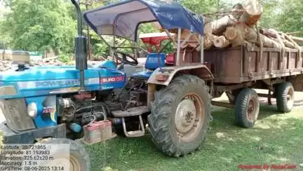 बालोद: बालोद-सुंदरा मार्ग पर उड़नदस्ता ने अवैध लकड़ी परिवहन करते ट्रैक्टर को किया जब्त, लकड़ी से लदी थी गाड़ी