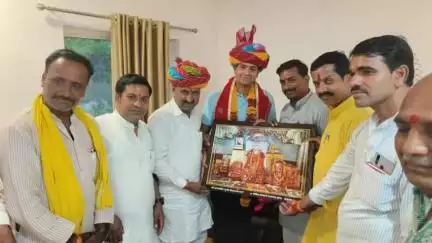 खुजनेर: राजगढ़ एसपी आदित्य मिश्रा का बालाघाट स्थानांतरण होने पर भाजपा पदाधिकारियों ने किया स्वागत