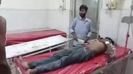 बिसौली: बदायूं के गालम पट्टी गांव में कहासुनी के बाद तीन लोगों ने एक युवक पर ईट से हमला कर घायल किया