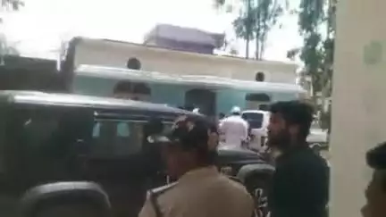 बांधवगढ़: उमरिया में महिला का हाई वोल्टेज ड्रामा, डिप्टी रेंजर को बनाया बंधक, मौके पर पहुंची कोतवाली पुलिस