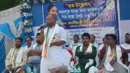 তমলুক: মারিচদাণ্ডায় পিচ রাস্তা নির্মাণের উদ্বোধন এসে আজ কেন্দ্রীয় সরকারের সমালোচনা করেন জেলা পরিষদের পূর্ত কর্মাধ্যক্ষ