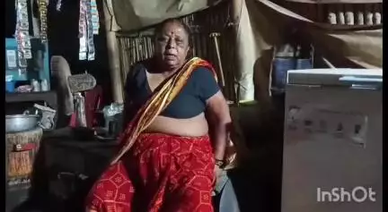 संपतचक: गोपालपुर थाना क्षेत्र के मानपुर बैरिया में दूध का बकाया मांगने पर पड़ोसियों ने महिला को गरम सब्जी से जलाया