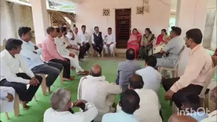 गोरेगाव: सडक अर्जुनी येथे मागील आठवड्यात झालेल्या अवकाळी पावसामुळे नुकसानग्रस्त भागाची आमदार राजकुमार बडोले यांनी केली पाहणी