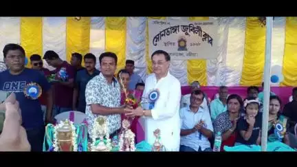 কৃষ্ণনগর ২: কৃষ্ণনগর ২ নং ব্লকের শোনডাঙ্গা জুবলি ক্লাবের পরিচালনায় অনূর্ধ্ব ১৯,৪ দলীয় ফুটবল প্রতিযোগিতা শুভ সূচনা করলেন মন্ত্রী