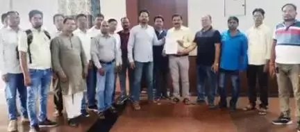 सूरजपुर: सूरजपुर में शिक्षकों के युक्तियुक्तकरण प्रक्रिया में खुली धांधली, शिक्षकों का फूटा आक्रोश