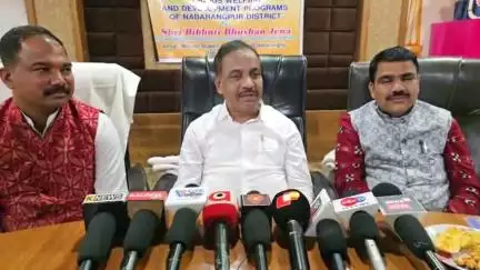 ନବରଙ୍ଗପୁର ପୋଲିସ ଷ୍ଟେସନ: ମିଶନ ଶକ୍ତି ସଭା ଗୃହରେ ସମୀକ୍ଷା ବୈଠକରେ ଯୋଗଦେଈ ମତ ଦେଲେ ମନ୍ତ୍ରୀ ଶ୍ରୀ ବିଭୁତି ଭୂଷଣ ଜେନା