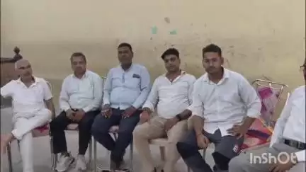 सासाराम: सासाराम के ओझा टाउन हॉल में शाम 7:00 बजे गोप गुटके कर्मचारियों ने की बैठक