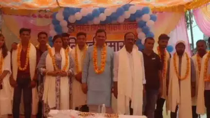 फरेंदा: आनंदनगर स्थित यूपी पुलिस में चयनित 20 अभ्यर्थियों को निर्मल संस्थान ने किया सम्मानित