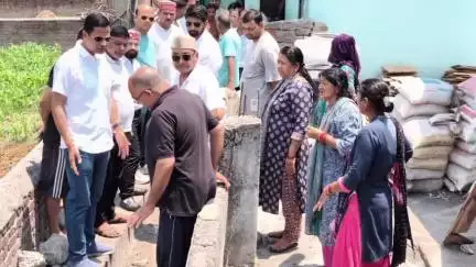 बागेश्वर: बागेश्वर नगरपालिका अध्यक्ष सुरेश खेतवाल ने नाली और सीसी निर्माण के विवाद को स्थल पर पहुंचकर सुलझाया
