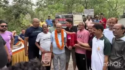 हल्द्वानी: मॉर्निंग वॉक ग्रुप हैड़ाखान की अच्छी पहल, शहर के पर्यावरण प्रेमियों को किया सम्मानित, पर्यावरण संरक्षण का लिया संकल्प