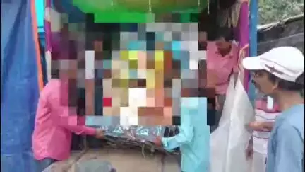 মহিষাদল: দেব দেবির মুর্তি ভাঙ্গার ঘটনায় রাজনৈতিক তর্জা মহিষাদলে থানায় অভিযোগ দায়ের  তদন্তে পুলিশ