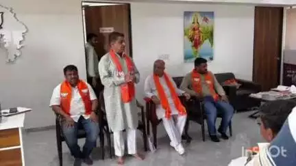 વિરમગામ: શહેર અને તાલુકા શક્તિ કેન્દ્રના સંયોજકની પરિચય બેઠક જનસેવા કાર્યાલય ખાતે યોજાઇ