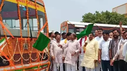 उरई: उरई से राजस्थान जाने के लिए चलाई गई रोडवेज बस, विधायक ने किया शुभारंभ