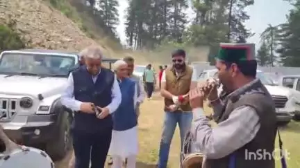रोहड़ू: नावर थाना द्वारा आयोजित चतुर्थ स्वर्गीय रोहित पापटा खेलकूद प्रतियोगिता का सफलतापूर्वक समापन हुआ