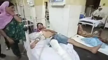 बिसौली: बदायूं के बिसौली रोड नवादा आरा मशीन के पास बाइक सवार ने युवक को टक्कर मारी