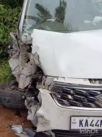 ಮೂಡಿಗೆರೆ: ಕಸ್ಕೆಬೈಲು ಬಳಿ ಕಾರು-ಗೂಡ್ಸ್ ಮಧ್ಯೆ ಡಿಕ್ಕಿ, ರಸ್ತೆ ಬದಿ ನಿಂತಿದ್ದ ವ್ಯಕ್ತಿ ಮೇಲೆ ಗೂಡ್ಸ್ ವಾಹನ ಬಿದ್ದು ಸಾವು