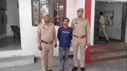हसनपुर: हसनपुर थाना पुलिस ने मारपीट व अन्य कई मामलों में फरार चल रहे एक वारंटी को किया गिरफ्तार