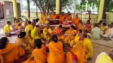 बरघाट: बरघाट के गायत्री शक्तिपीठ में गायत्री यज्ञ हवन में शामिल हुए श्रद्धालुगण