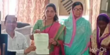 चिमूर: निराधारांचे वेतन थकल्याने चिमूर तहसीलदारांना महिलांनी दिले निवेदन #janamashya
