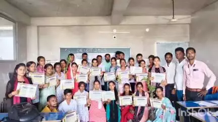 गिधौर: गिद्धौर टाउन हॉल के पीछे किया गया पौधारोपण, ग्रीन ओलंपियाड में बच्चों को दिया गया पौधा और प्रमाण पत्र