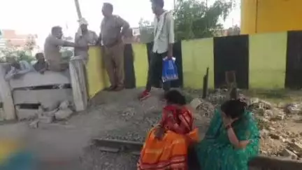 डेरापुर: झींझक कस्बे के पास दिल्ली-हावड़ा रेल मार्ग पर ट्रेन की चपेट में आने से वृद्ध महिला की हुई मौत, परिजनों में मचा कोहराम