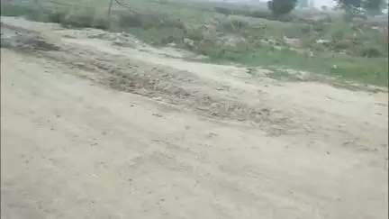 मांट: भदनवारा में 10 गांवों को जोड़ने के साथ-साथ सुरीर को जोड़ने वाला मुख्य मार्ग हुआ जर्जर, लोग परेशान #jansamasya