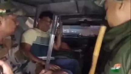 অমরপুর: উদয়পুর স্পোর্টস কমপ্লেক্স গ্রাউন্ড এলাকায় এক ভাড়াটিয়া বাড়িতে অবৈধভাবে এক মহিলার সাথে পরকীয়া করতে গিয়ে ধরা পরে