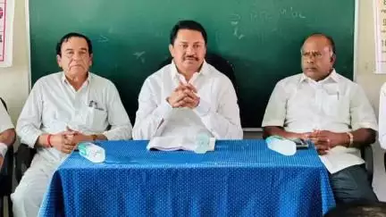 सडक अर्जुनी: रवीनंदा पब्लिक स्कूल सडक अर्जुनी येथे काँग्रेस कार्यकर्त्यांची सभा संपन्न