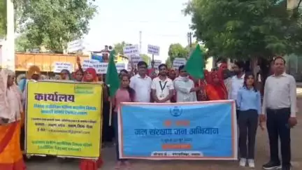 लवाण: लवाण में अमृतम् जलम् अभियान के तहत निकाली गई प्रभातफेरी, जल संरक्षण का दिया संदेश और किया श्रमदान