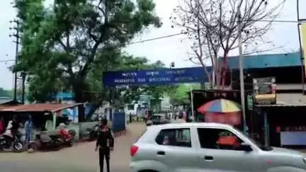 খড়গপুর ১: কেশিয়াড়ির মাংস ও মদ খেয়ে অসুস্থ হয়ে পড়া ১৩ বছর বয়সী দুই নাবালকের মৃত্যু, খড়গপুর হাসপাতালে আজ মৃত্যু একজনের