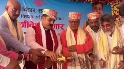 मधुबनी: रविवार को मंत्री जिवेश कुमार ने नगर निगम मधुबनी के विवाह भवन में किया कार्यक्रम आयोजित
