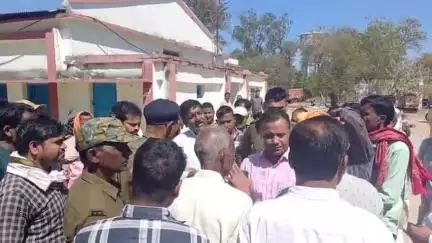 करगहर: बिहार राज्य निर्वाचन प्राधिकार ने एसडीएम एवं थानाध्यक्ष को अररूआ और रीवां पैक्स के निर्वाचन कार्य से किया मुक्त
