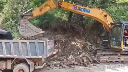 चिड़गांव: समोली पारसा लोअरकोटी छुपाड़ी रोड पर प्रधानमंत्री ग्रामीण सड़क योजना फेस 3 का युद्ध स्तर पर कार्य शुरू