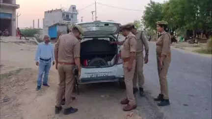 इटावा: जनपद के विभिन्न थाना क्षेत्रों में थानाध्यक्षों ने चलाया चेकिंग अभियान, 2 दर्जन वाहनों के चालान और 2 बाइकें सीज की गईं
